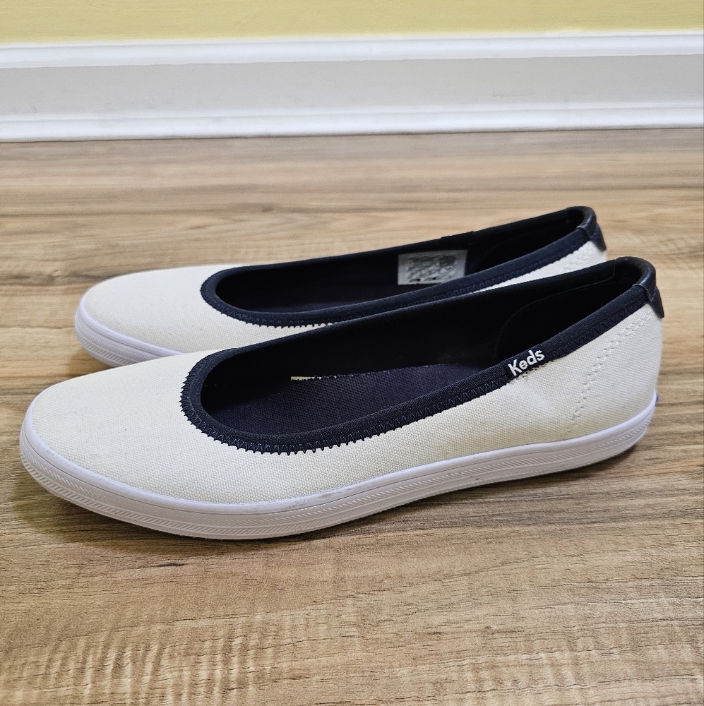 Keds flats, white/navy, size US 8 - Picture 3 of 13